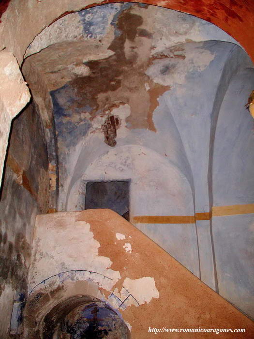 NAVE NORTE HACIA LA CABECERA, OCULTA POR ESCALERA DE ACCESO AL CORO